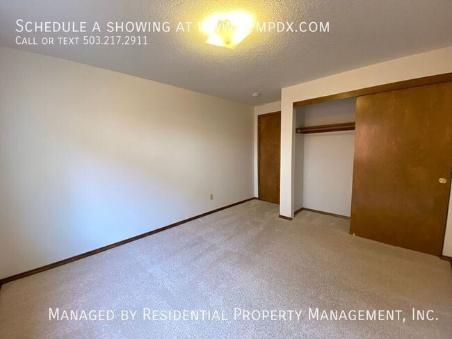 Building Photo - 7950 SW 135th Ave