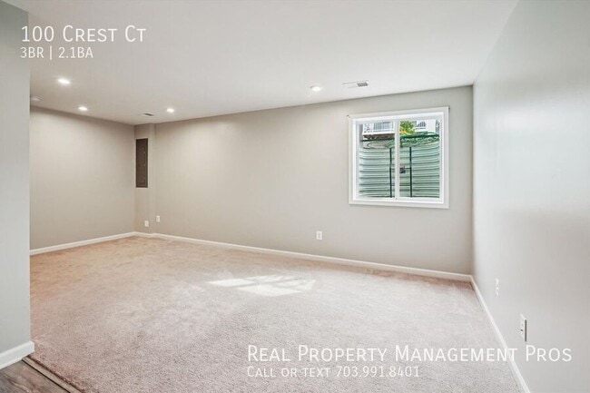 Building Photo - 100 Crest Ct