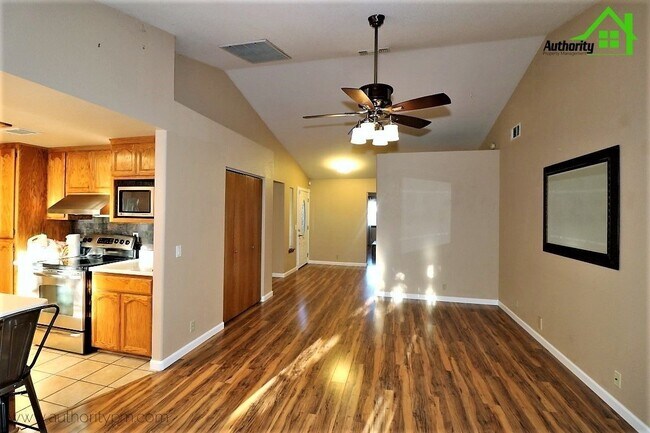 Building Photo - 1708 Gold Hills Dr