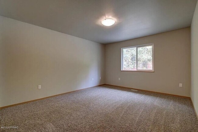 Building Photo - 1121 E Dellwood St