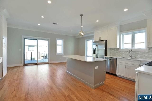 Building Photo - 463 Roff Ave