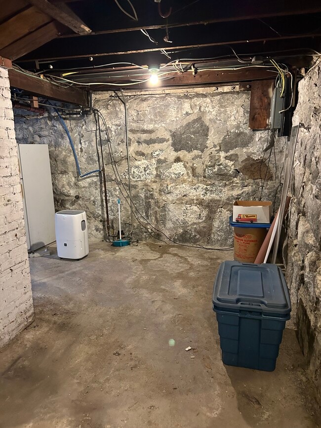 Building Photo - 80 Montclair Ave