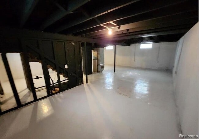 Building Photo - 1761 E Milton Ave