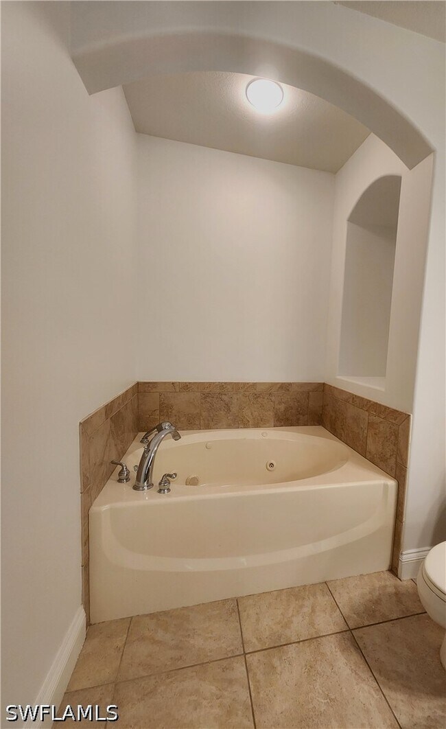 Building Photo - 1256 Carpazi Ct