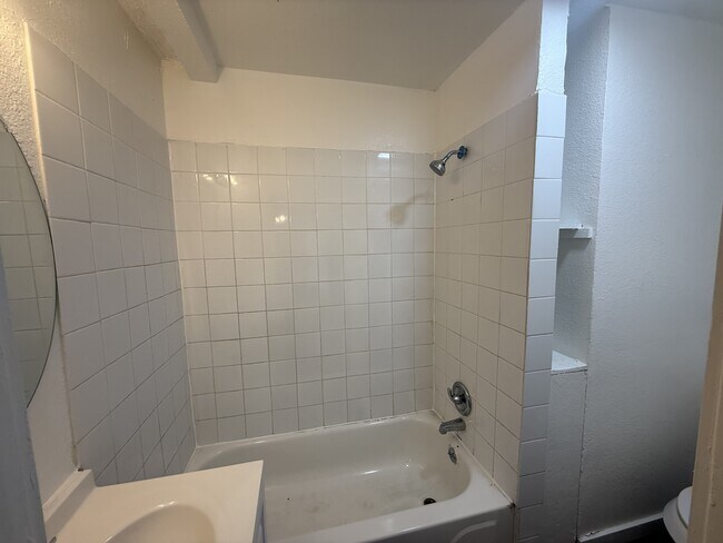 Building Photo - 246 Benita St
