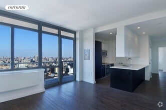 Building Photo - 321 W 110th St
