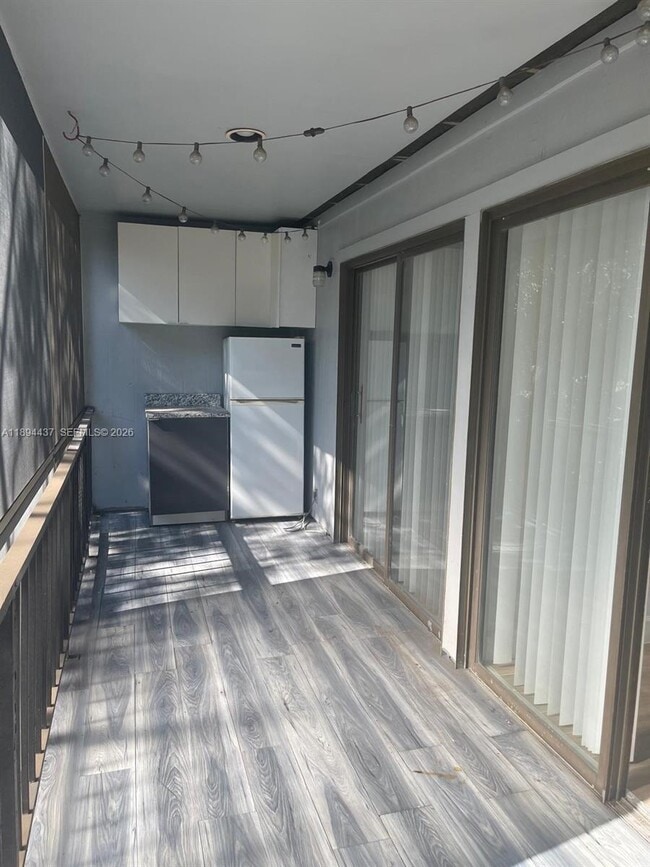 Building Photo - 10 Sheoah Blvd