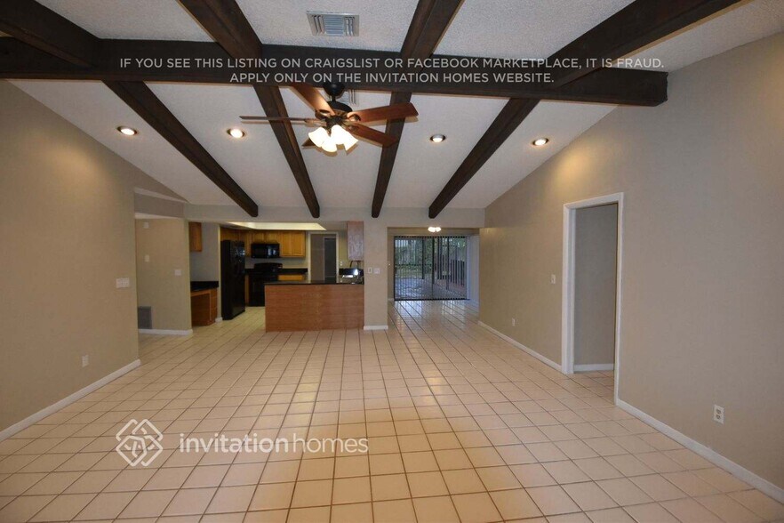 Building Photo - 204 W Ridgewood Ct