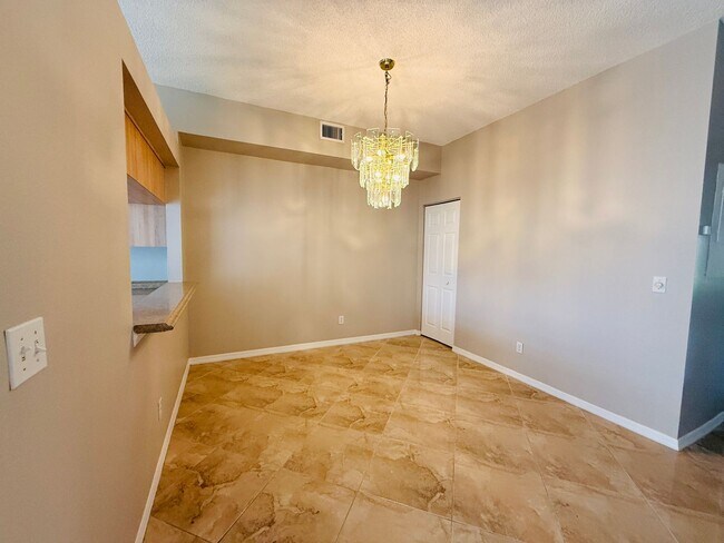 Building Photo - 2843 Thaxton Dr
