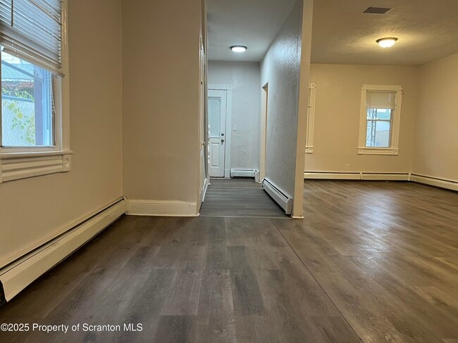 Building Photo - 315 Aswell Ct