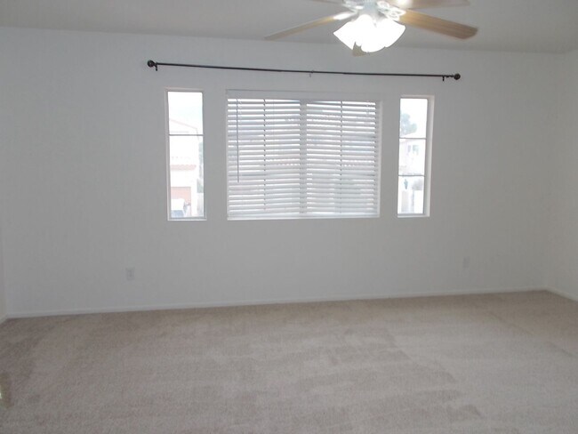 Building Photo - Bright & Spacious 2-Story Home – Move-In R...
