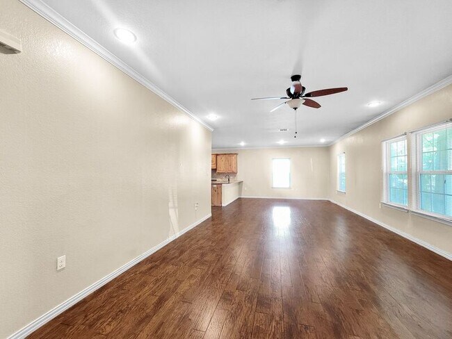 Building Photo - 1020 Elwood Rd