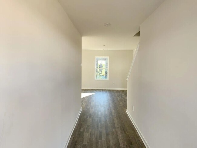 Building Photo - 569 Wagon Trail