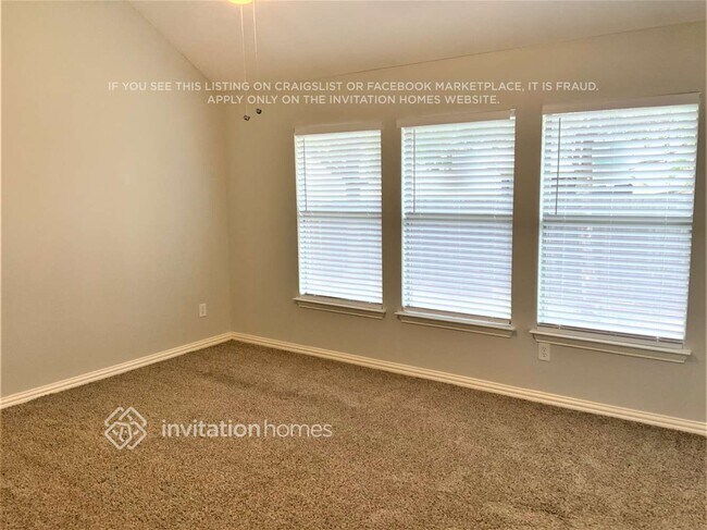 Building Photo - 917 Lake Worth Trl