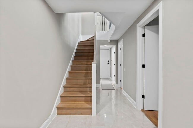 Building Photo - 424 E North Water St