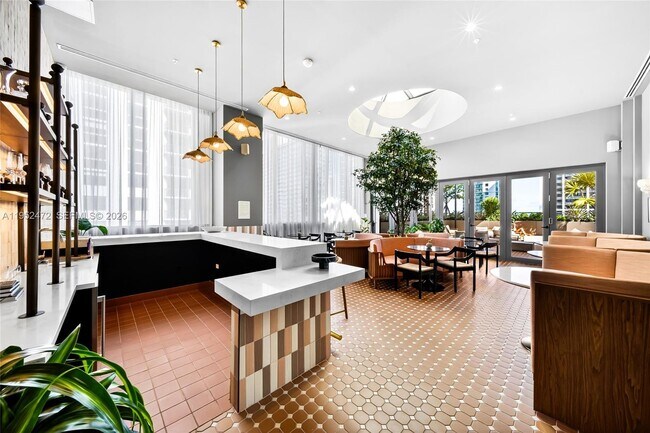 Building Photo - 11 NE 6th St