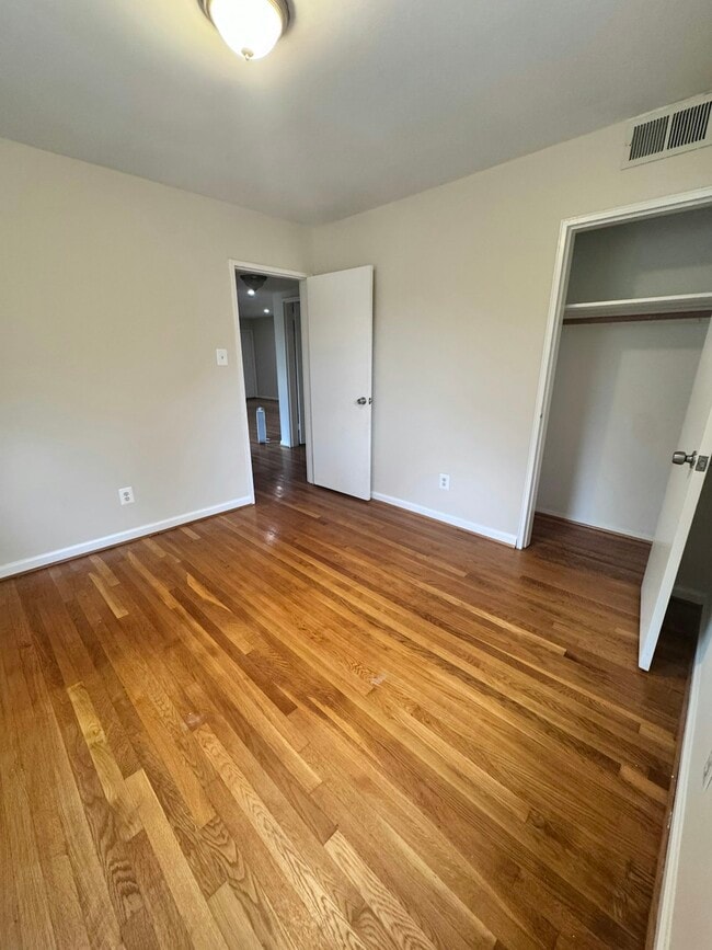 Building Photo - 9424 Adelphi Rd