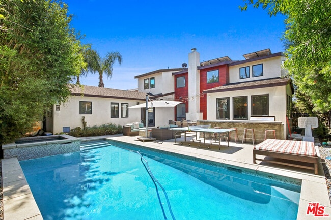 Primary Photo - 4312 Mentone Ave