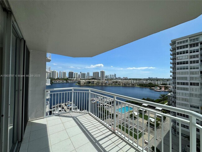 Building Photo - 18061 Biscayne Blvd