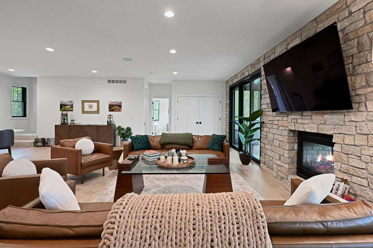 Building Photo - 1678 Archer Ave