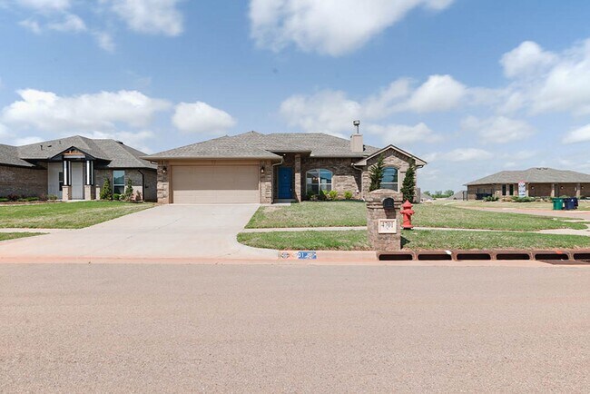 Building Photo - 4701 Apatite Bluff Dr