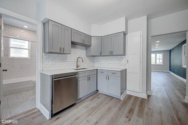 Building Photo - 3810 N Troy St