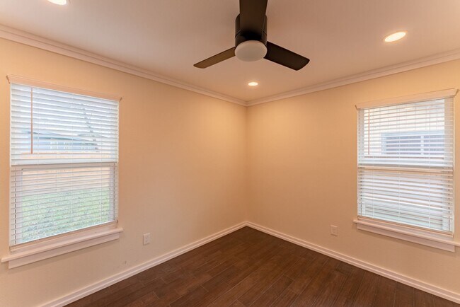 Building Photo - Modern Elegance in Vibrant East Austin: Chic Duplex with Stylish Upgrades, Private Oasis, Prime L...