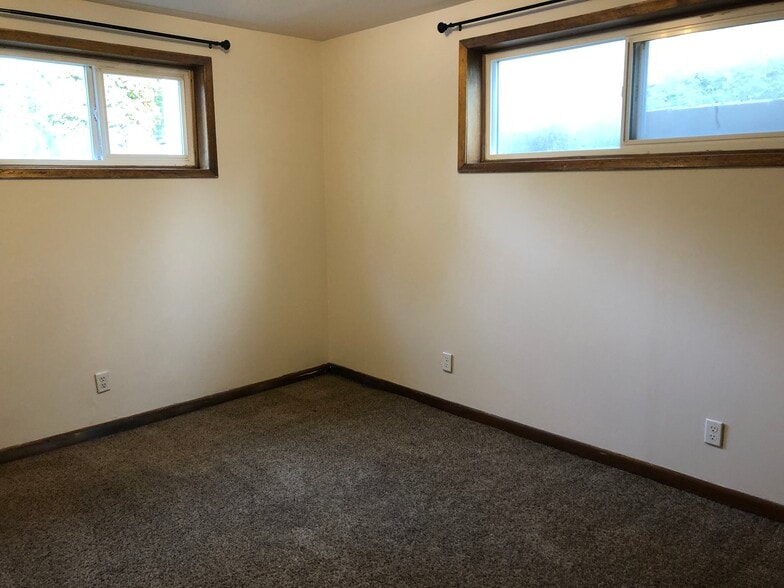 Building Photo - 1048 NE Monroe St