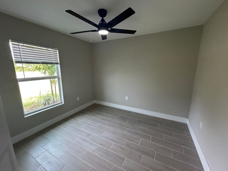 Building Photo - New construction 4/3  off Gator Circle