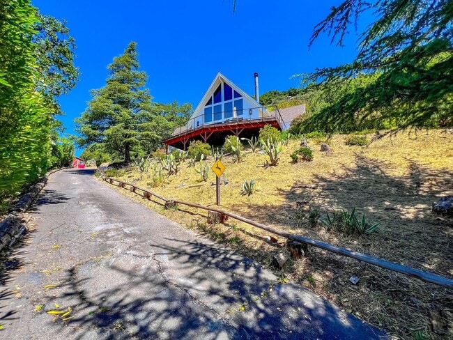 Building Photo - Stunning Alta Heights Hillside Home with Panoramic Views & Expansive Deck
