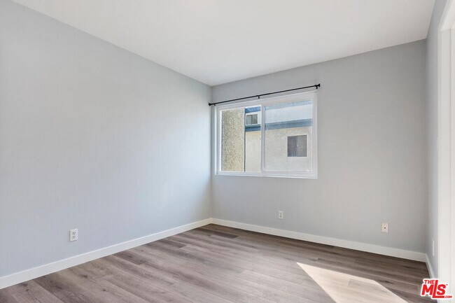 Building Photo - 29239 Heathercliff Rd