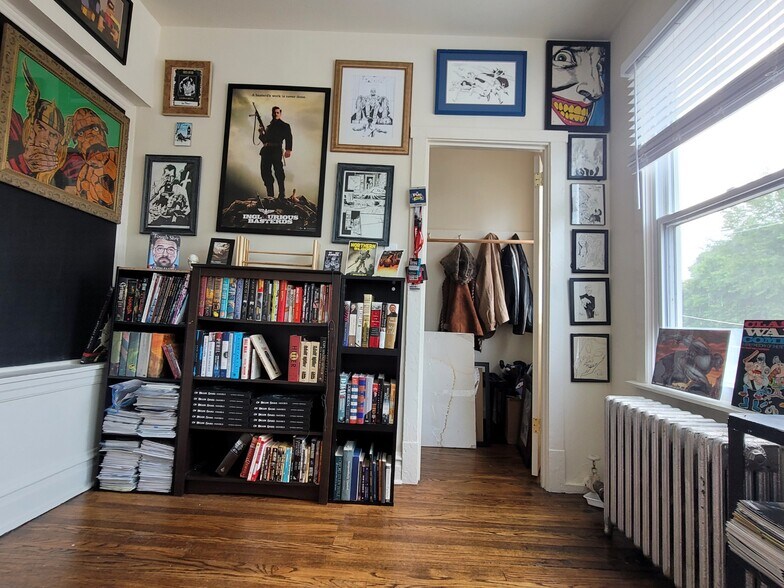 Building Photo - 1432 W Jonquil Ter