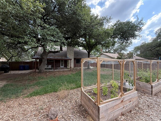Building Photo - 4814 White Elm Dr