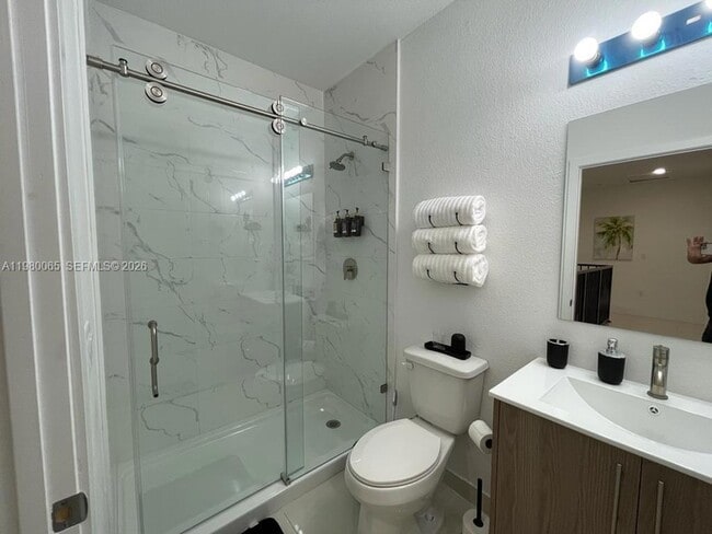 Building Photo - 302 NW 11th Ct