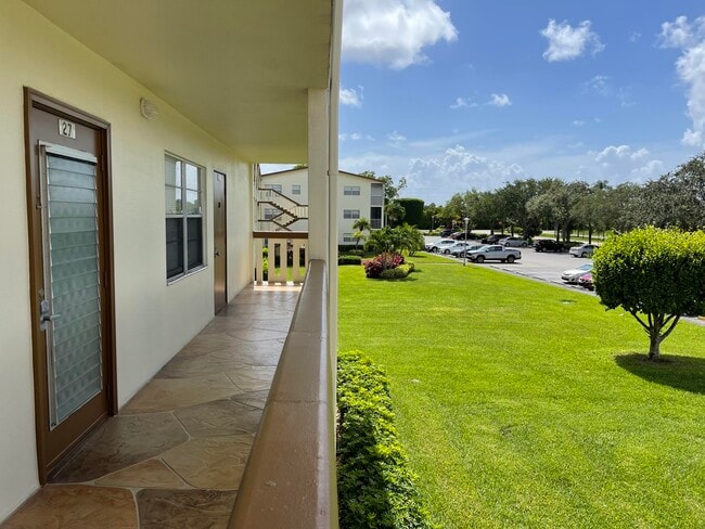 Building Photo - 27 Mansfield A