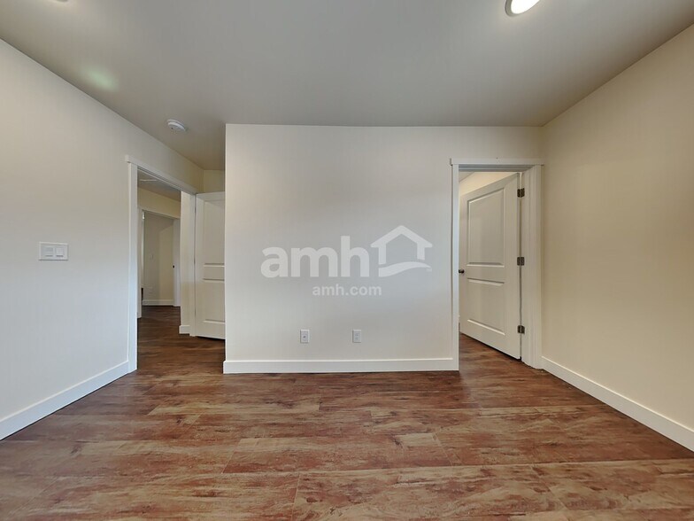 Building Photo - 7814 Verona Lp SW