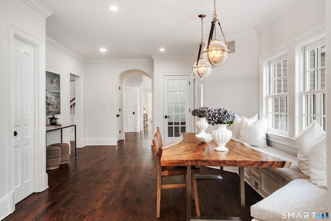 Building Photo - 1421 Oenoke Ridge