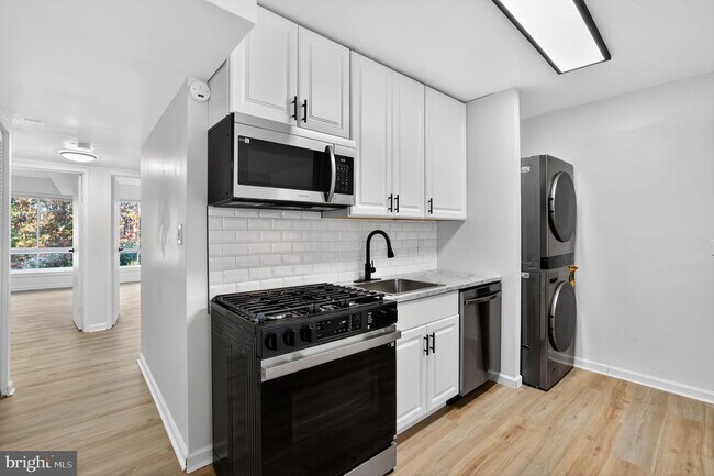 Building Photo - 8481 Greenbelt Rd