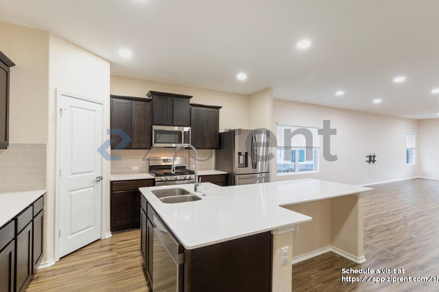 Building Photo - 1528 Brueggerhoff Rd