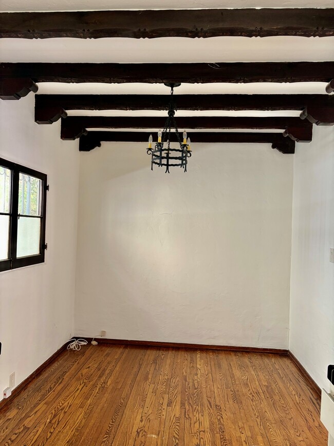 Building Photo - 1515 N Hayworth Ave