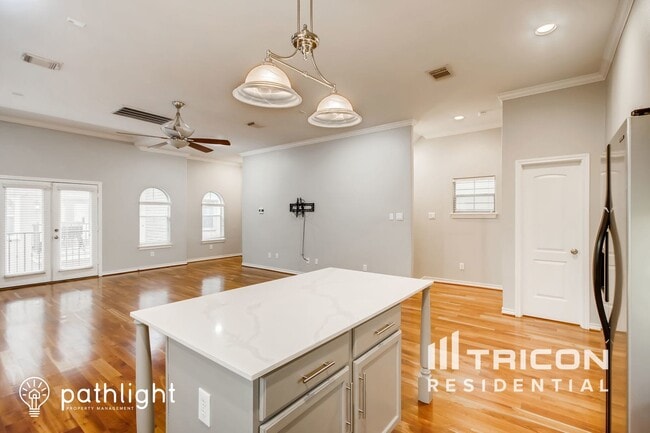 Building Photo - 5407 Kansas St