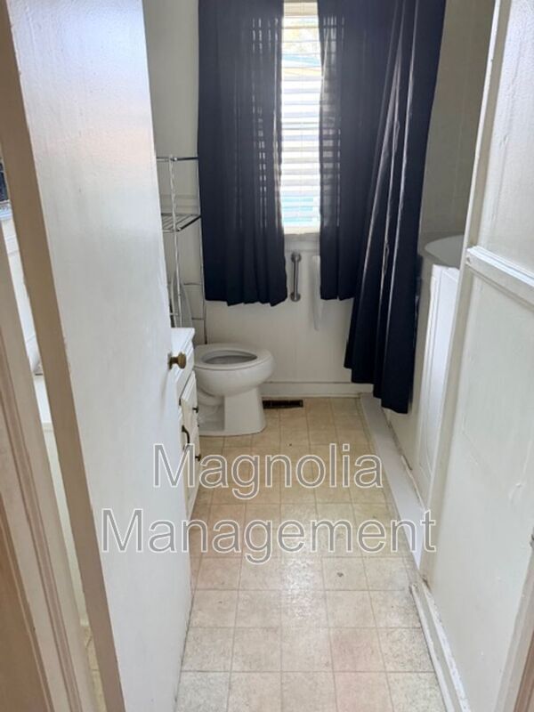 Building Photo - 2036 Raleigh Rd