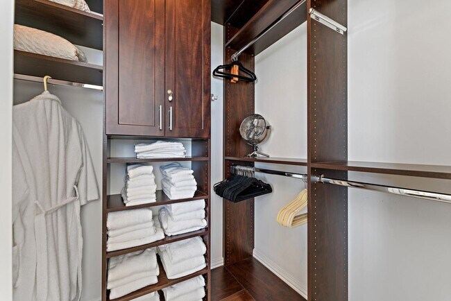 Building Photo - 2700 N Ocean Dr