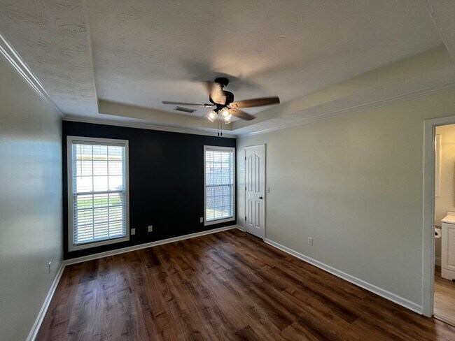 Building Photo - New On the Market!