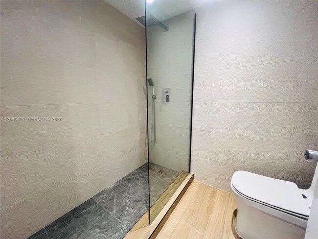Building Photo - 20505 E Country Club Dr