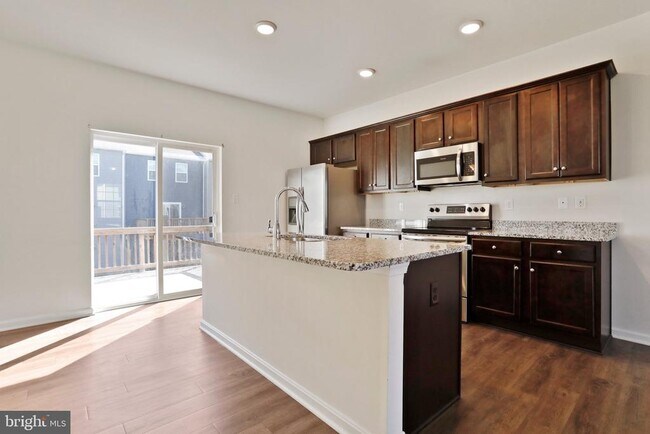 Building Photo - 22 Vespucci Ln