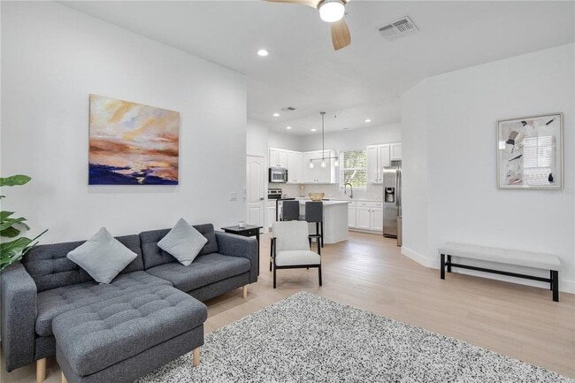 Building Photo - 1659 Hanks Ave