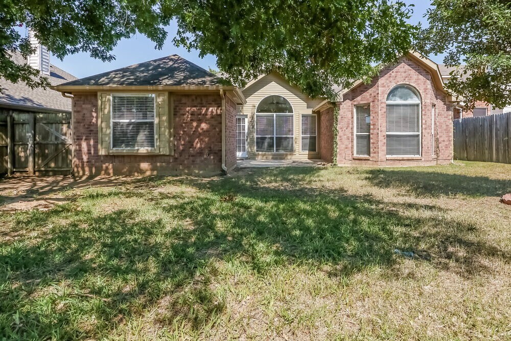Building Photo - 4708 Misty Ridge Dr
