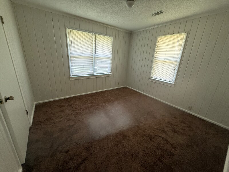 Building Photo - 145 Hume Ave