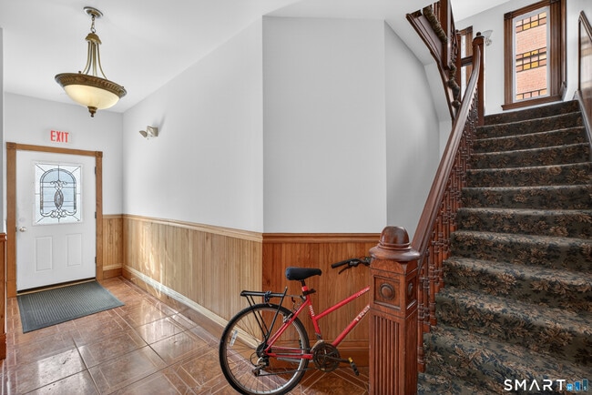 Building Photo - 245 Edwards St